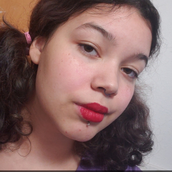 Meet your Posher, Denise - Picture 1 of 1